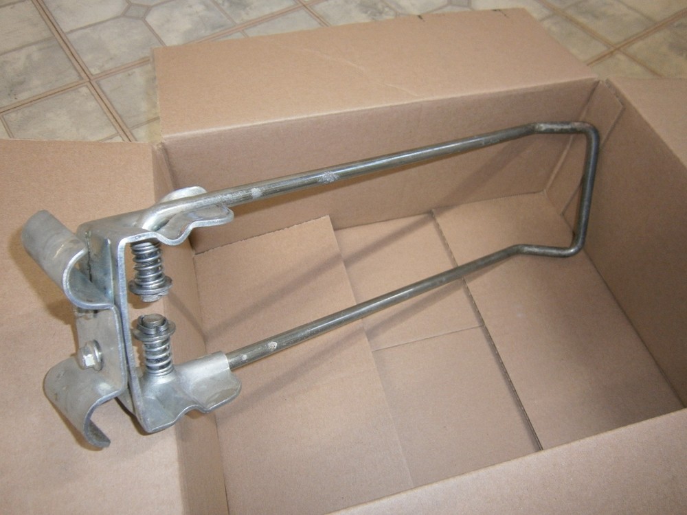 MANTIS KICKSTAND TILLER CULTIVATOR STAND