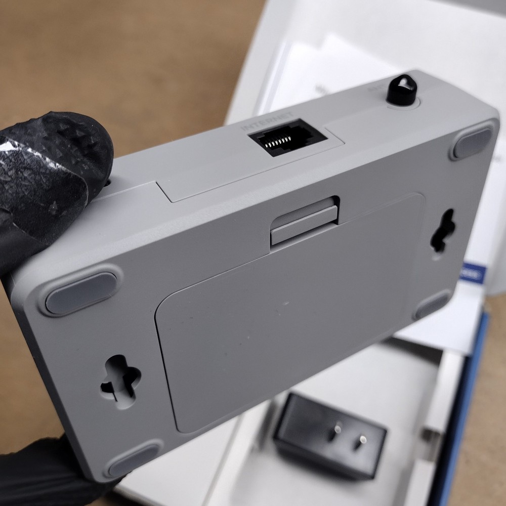 ATEL Axis 1 4G LTE Fixed Wireless Access V810A w/Battery & USB Adptr - OpenBox