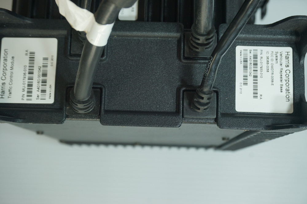 Harris Corp Vehicular Repeater base & Traffic control Module RU-017933-01U