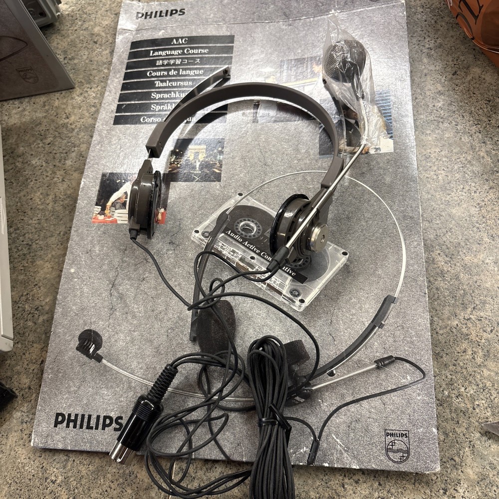 Philips AAC7000 Audio Active Comparative Language System Cassette Player 70's