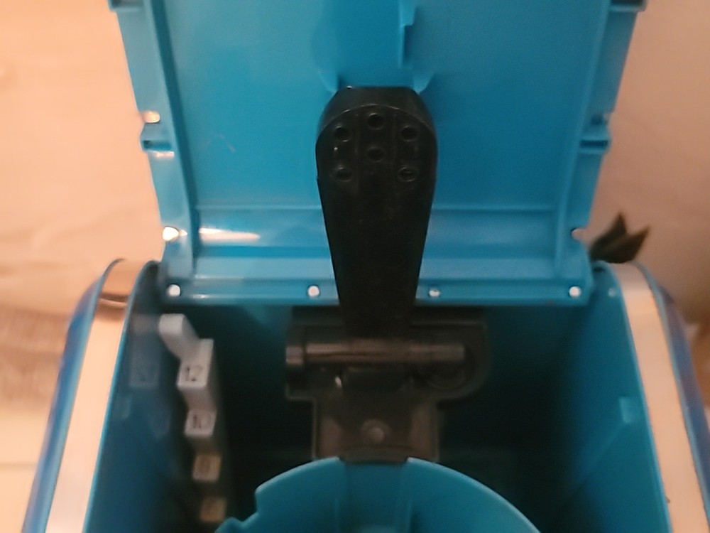 Rare BELLA Linea Collection 12-Cup Programmable Coffee Maker (Blue)