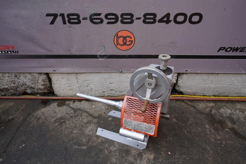 Ridgid 925 Roll Groover for 300 Pipe Threader.  Nice.  #2