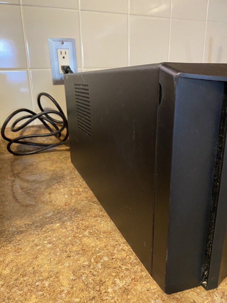 APC Smart-UPS C 1000 Uninterruptible Power Supply READ DESCRIPTION