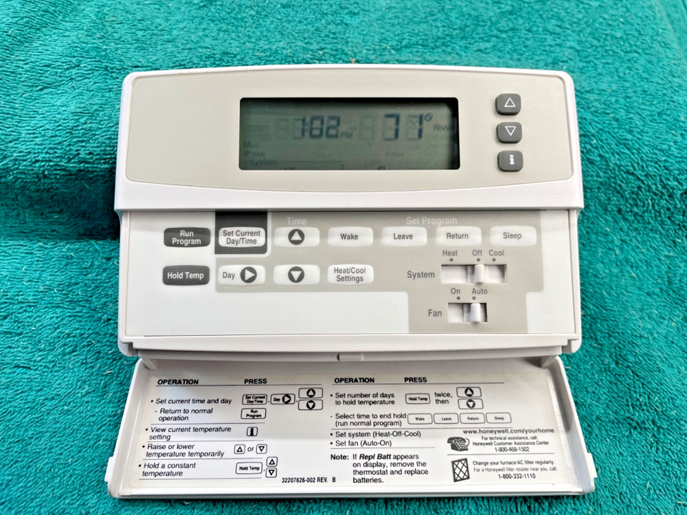 Honeywell CT3500A4453 Programable Thermostat CT3500A White