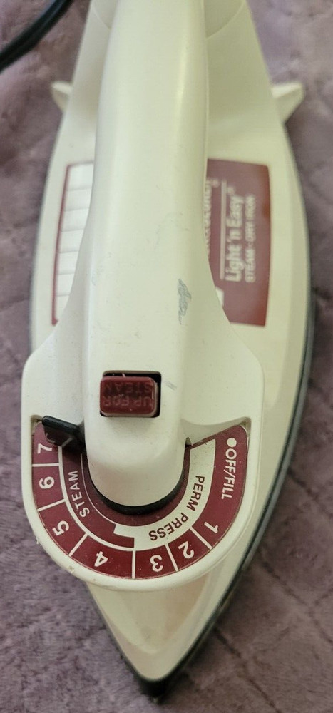 Black & Decker Light'nEasy Steam/Dry Iron
