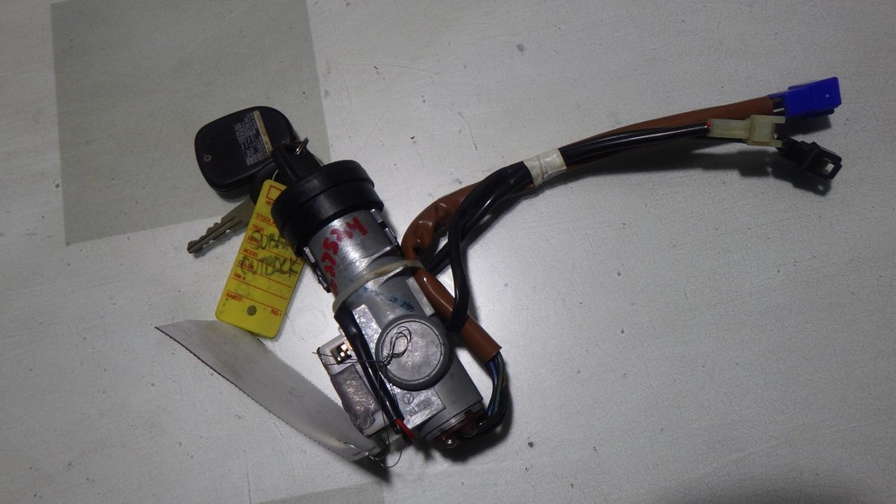 01 SUBARU LEGACY Ignition W/Key