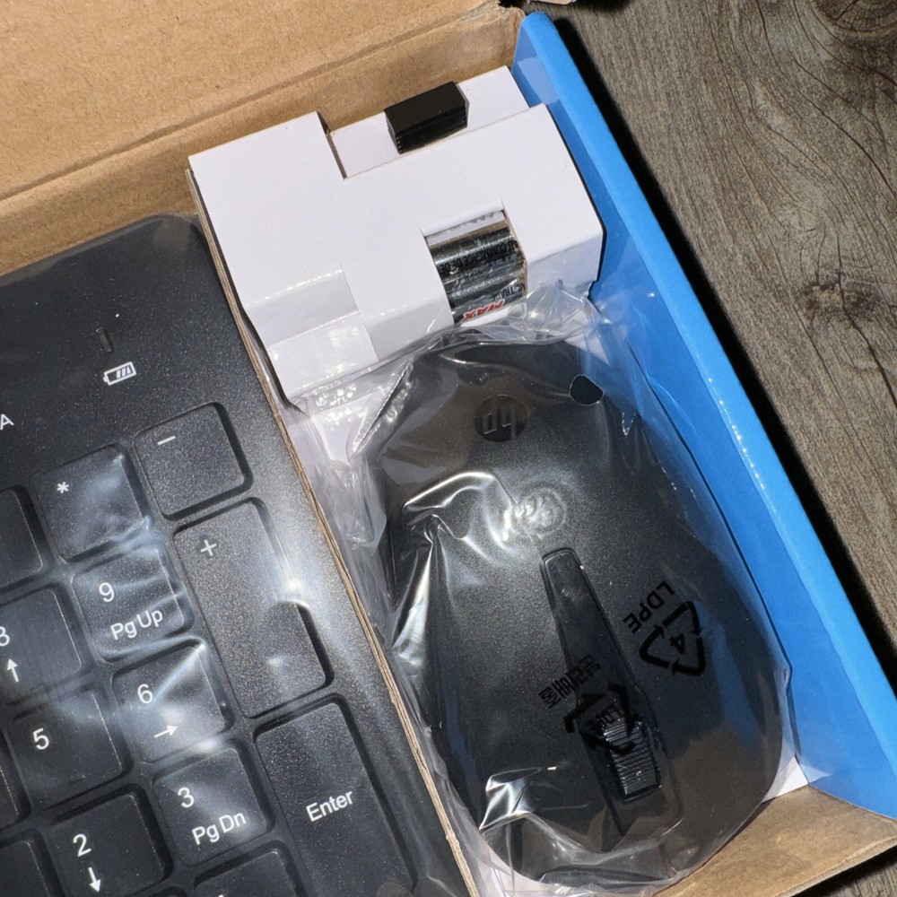 HP 330 Wireless Keyboard & Mouse Set Combination New In Box Hewlett-Packard