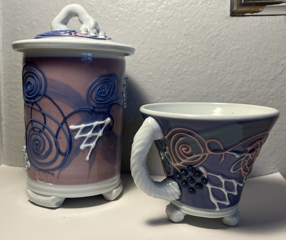 Studio Pottery Signed Susan Z. Vey-Hudson Footed Relief Coffee Mug & Lidded Jar