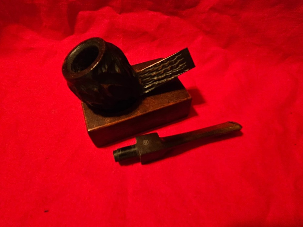 Vintage Barnacle Italian Made Smoke Pipe