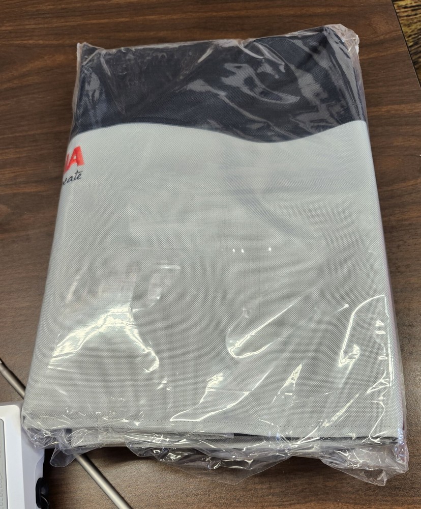 Bernina 735 Sewing Machine! Professionally Serviced!