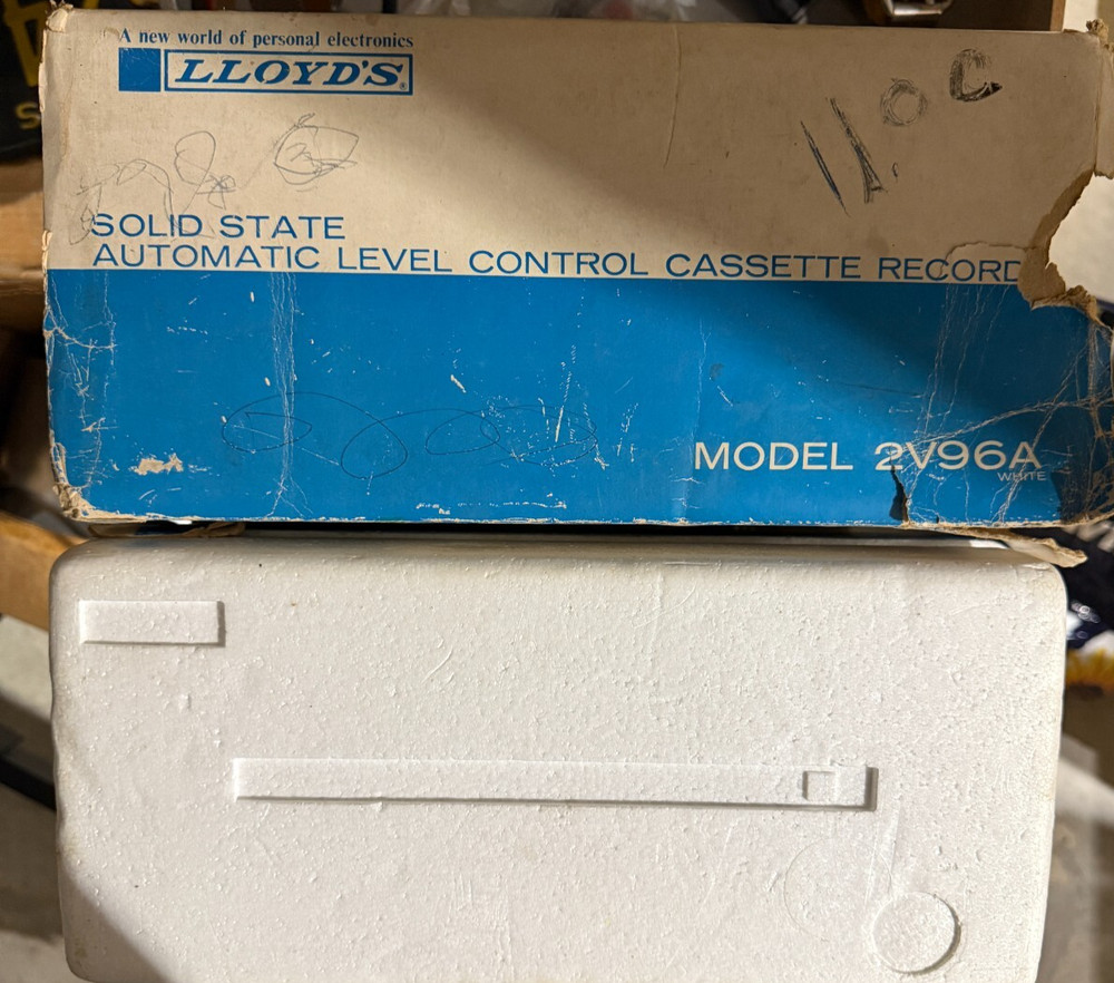 LLOYD'S Solid State Automatic Level Control Cassette Recorder Model 2V96A