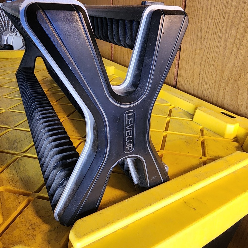 Level-Up Game/Movie Tower Rack