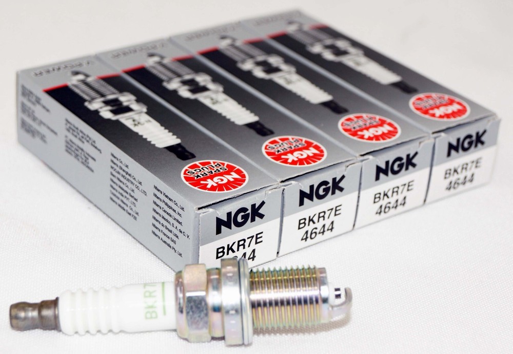 Set of 4 Genuine NGK 4644 Solid Tip Spark Plug V-Power BKR7E