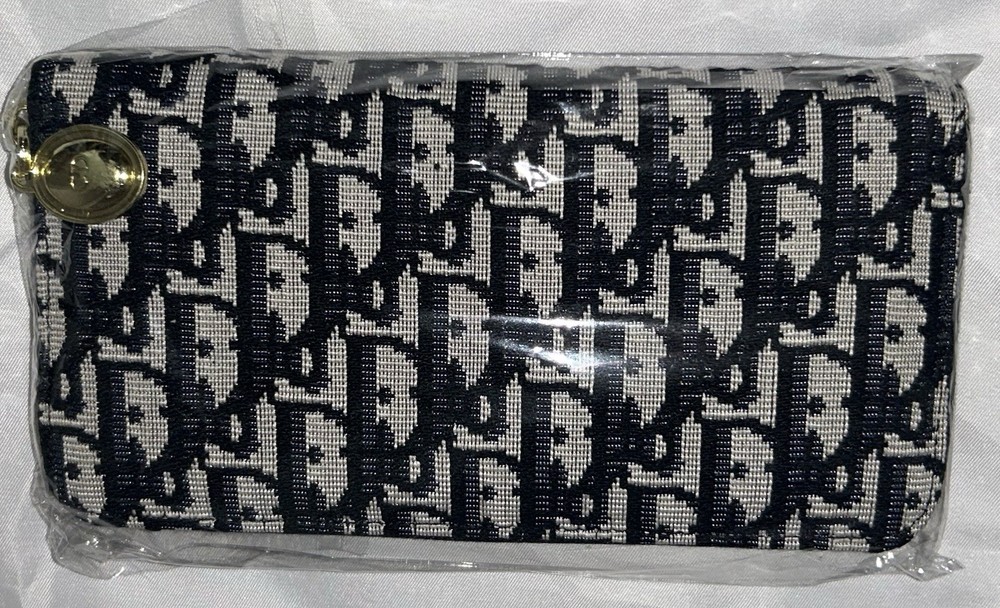 Fashion Zip Around Wallet