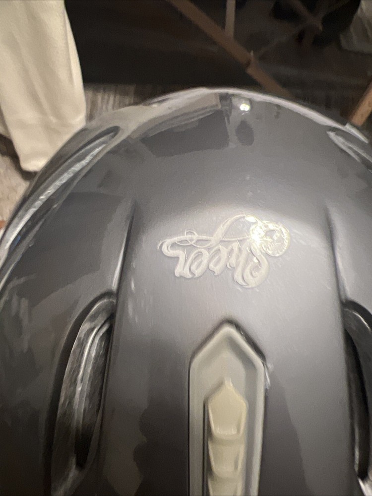 2 giro ski helmet medium Gray