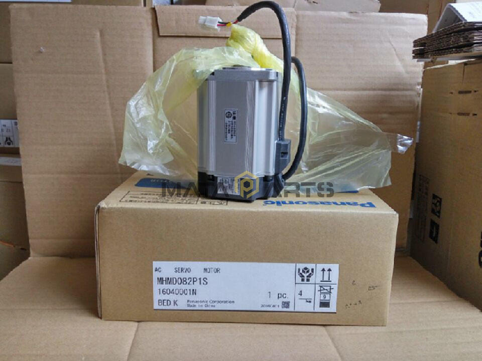 One New Panasonic MHMD082P1S Servo Motor