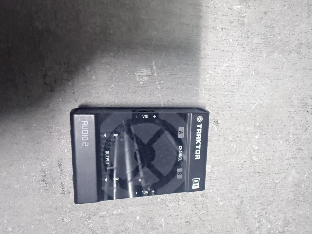 Native Instruments Traktor Audio Pro 2-Channel DJ Audio Interface