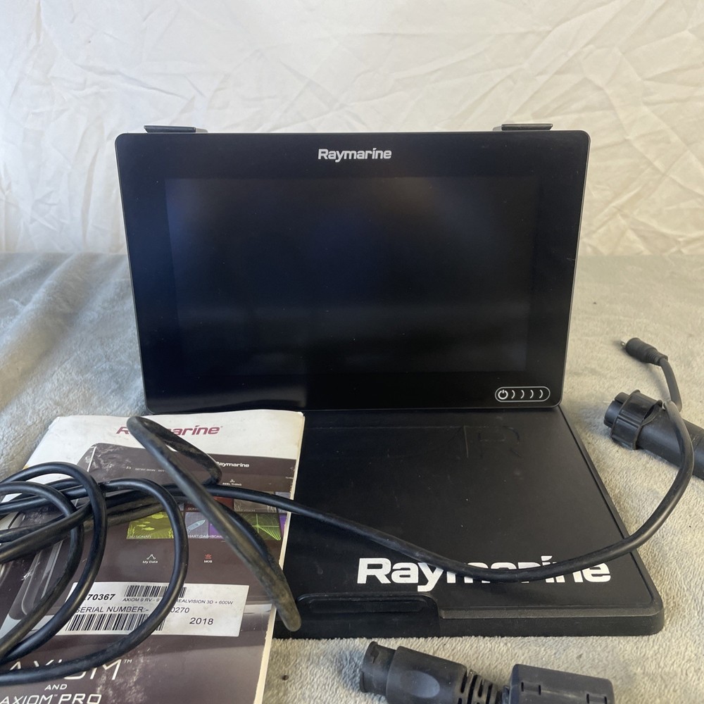 Raymarine Axiom 9 RV E70367 Fishfinder Chartplotter MFD With Suncover