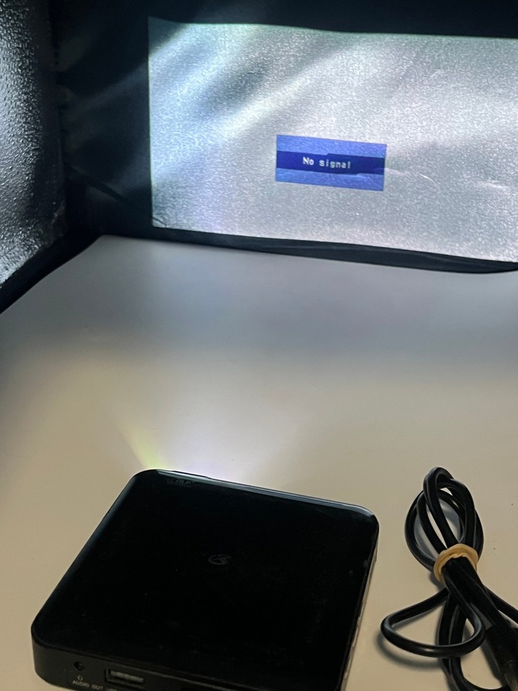 GPX Micro Projector PJ808B