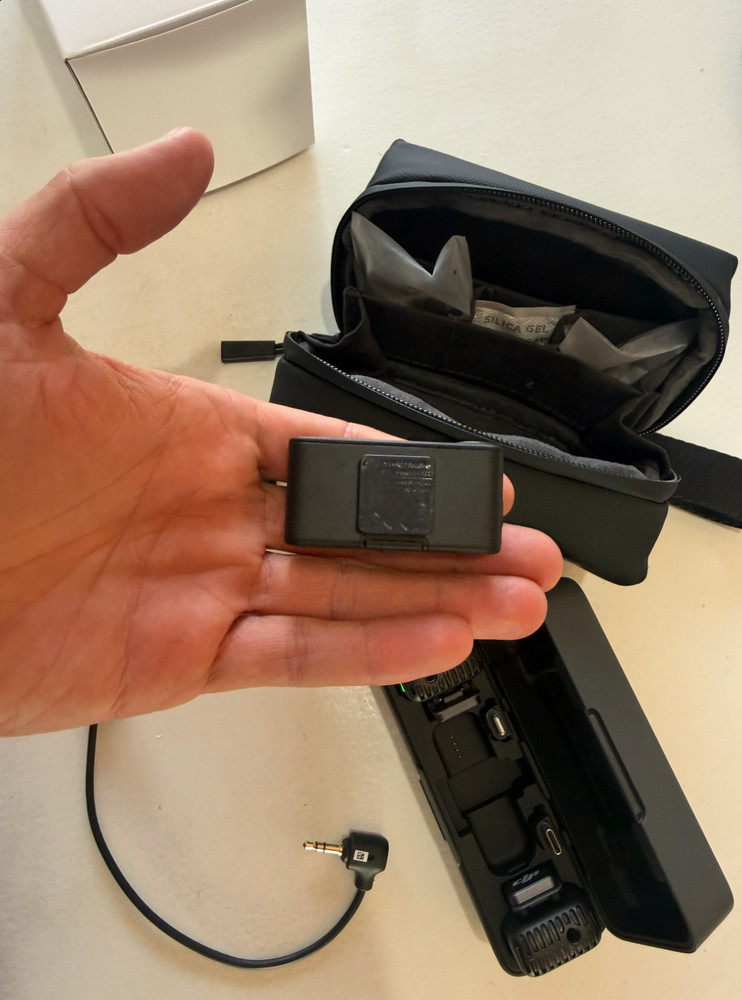 DJI Mic 2 Combo (2x Shadow Black Transmitter, 1x Receiver & Charging Case)