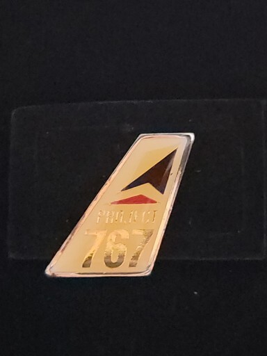 DELTA AIRLINES HAT/LAPEL PINBACK