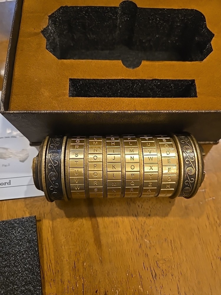 Da Vinci Code Mini cylinder puzzle Cryptex Lock Safe Lightly Used