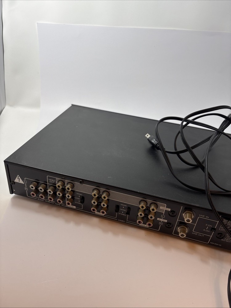 Kenwood KVC-470 Audio Video System Controller — Vintage AV Processor