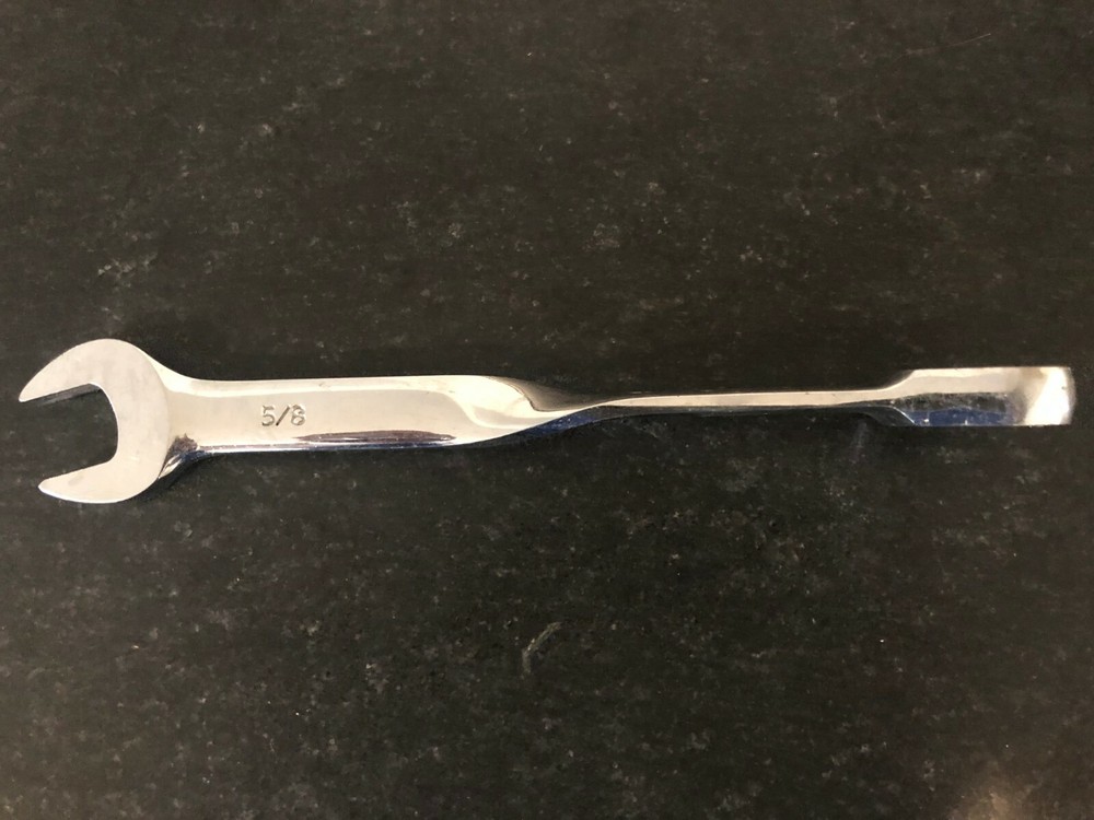 Polished Chrome Combination Ratchet Wrench Twisted - 5/8"