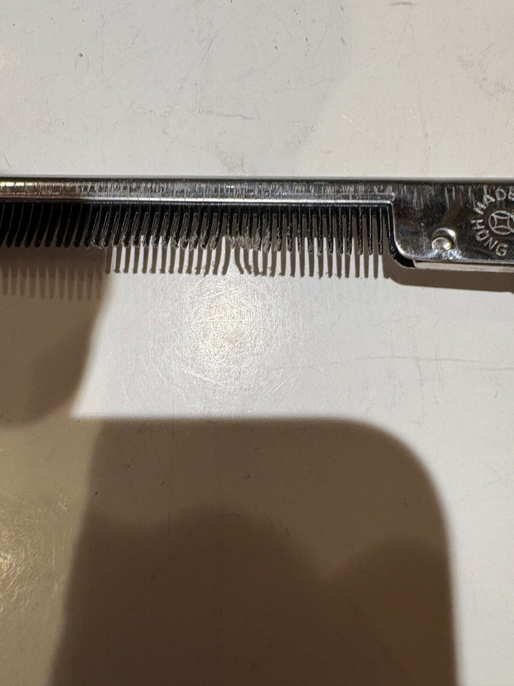Vintage Alligator 5" Plastic Comb Novelty Switchblade Keychain