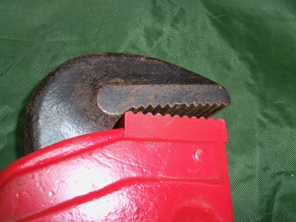 RIDGID 24" HEAVY DUTY PIPE WRENCH