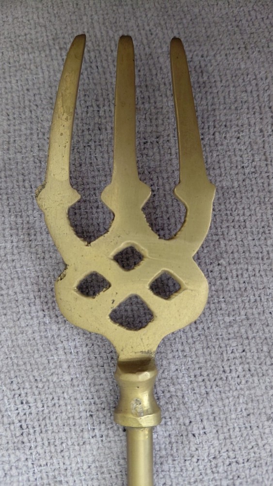 Vintage Toasting Fork Solid Brass (The Revenge Ship 1588) 47cm long Fireplace