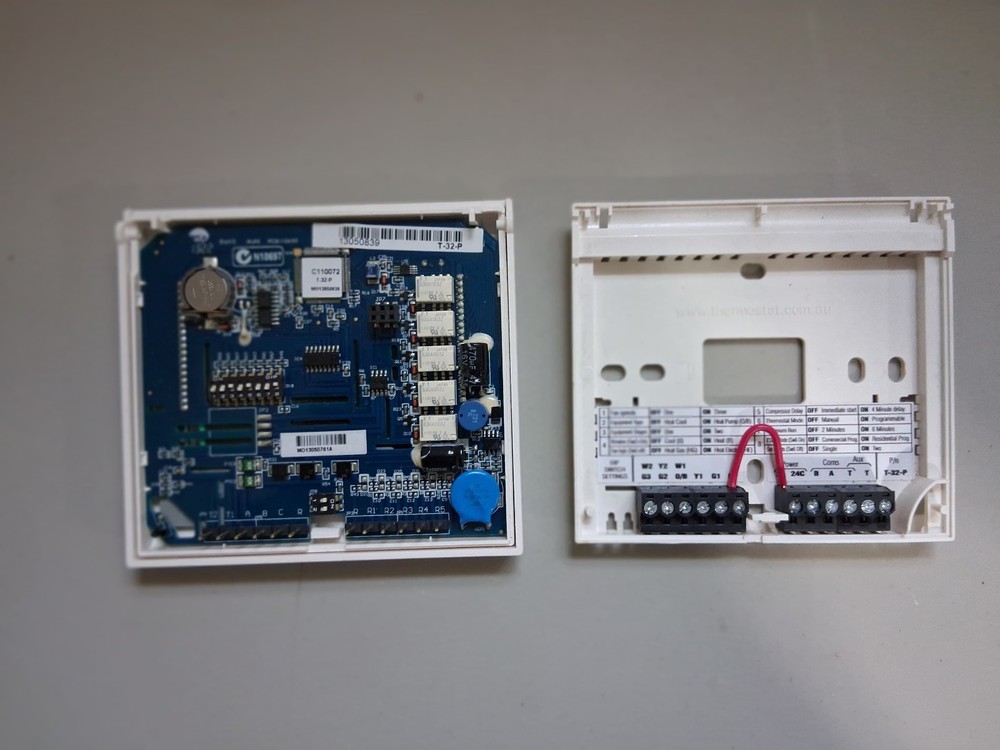 Comfort System Client T-32-P Universal Thermostat
