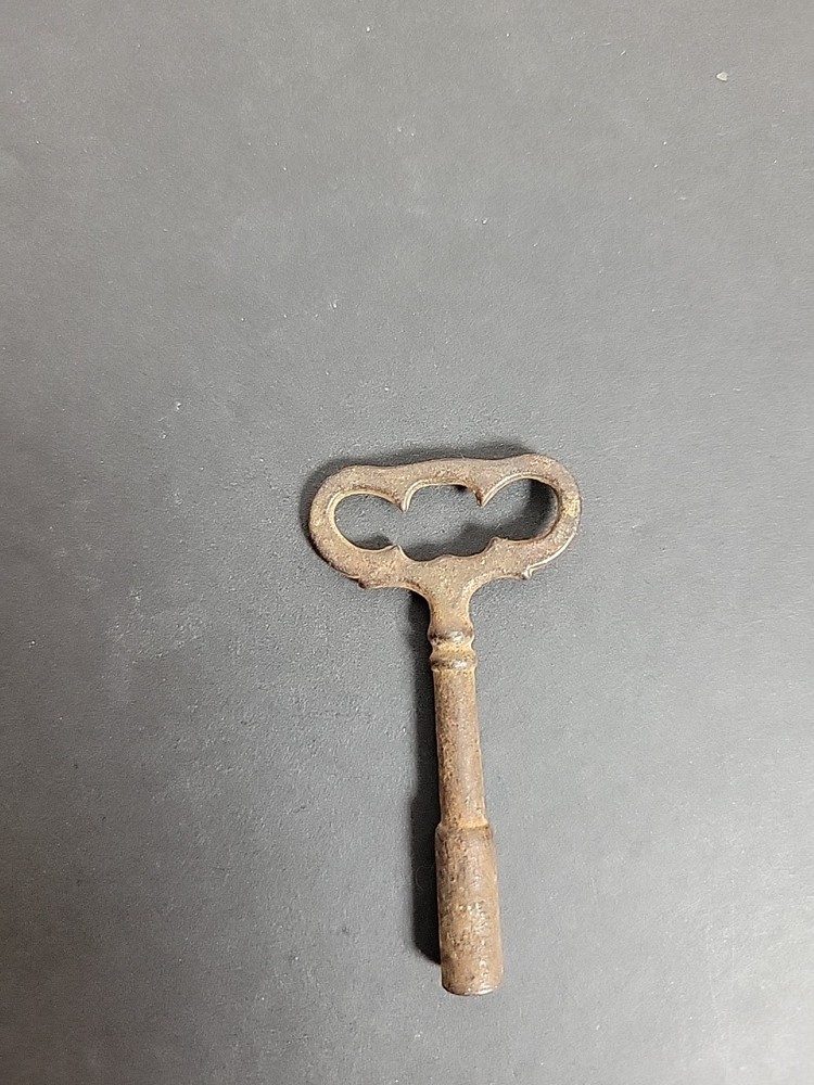 Vintage Unbranded Clock Winding Key