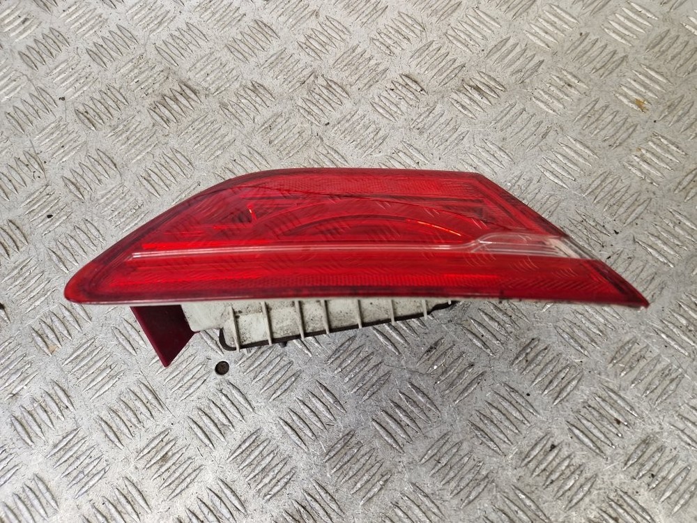 JAGUAR XE REAR LIGHT PASSENGER SIDE INNER 2015