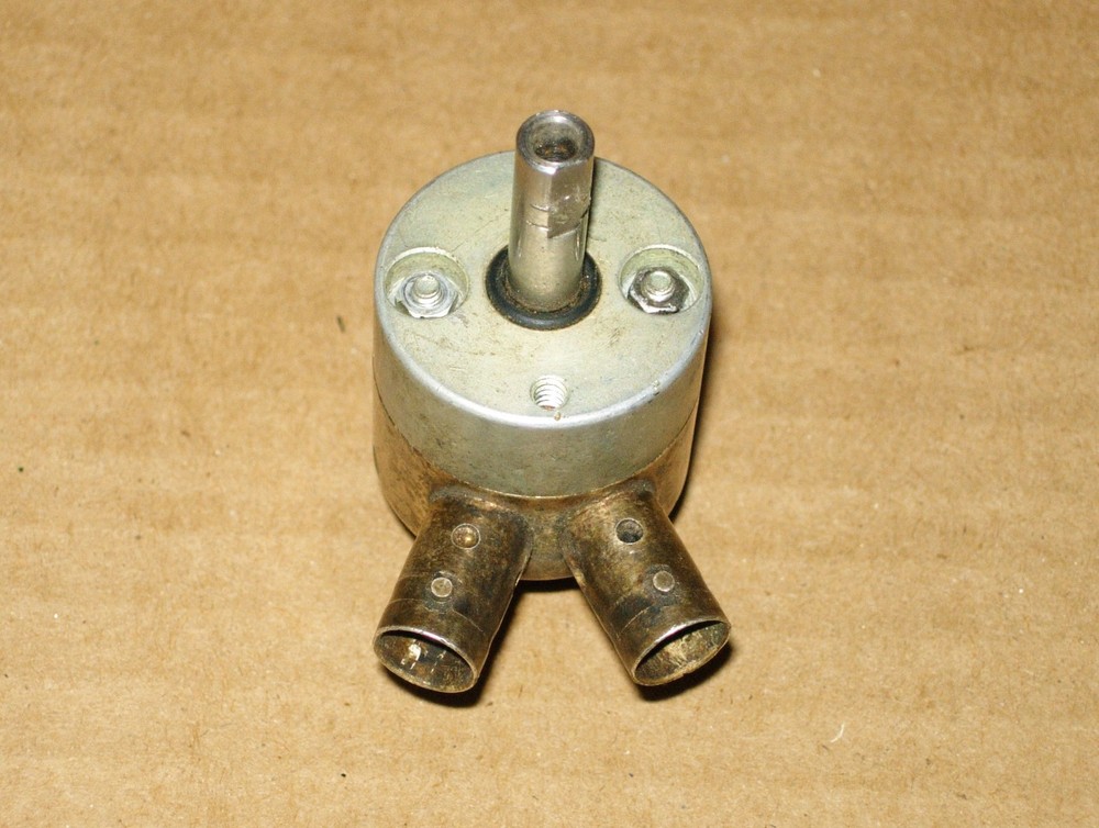 BNC COAXIAL ROTARY SWITCH 3 POSITION-CENTER OFF-MAKE UNKNOWN