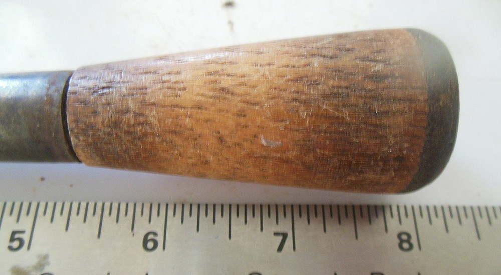 Nice Looking Vintage Merrill & Wilder 13/16" Square Edge Socket Chisel