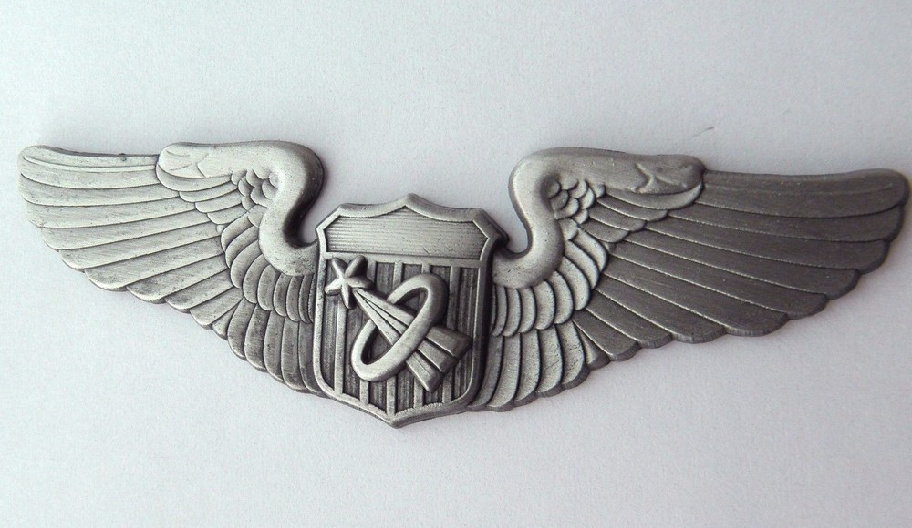 USAF AIR FORCE ASTRONAUT WINGS BASIC LAPEL PIN BADGE 3 INCHES