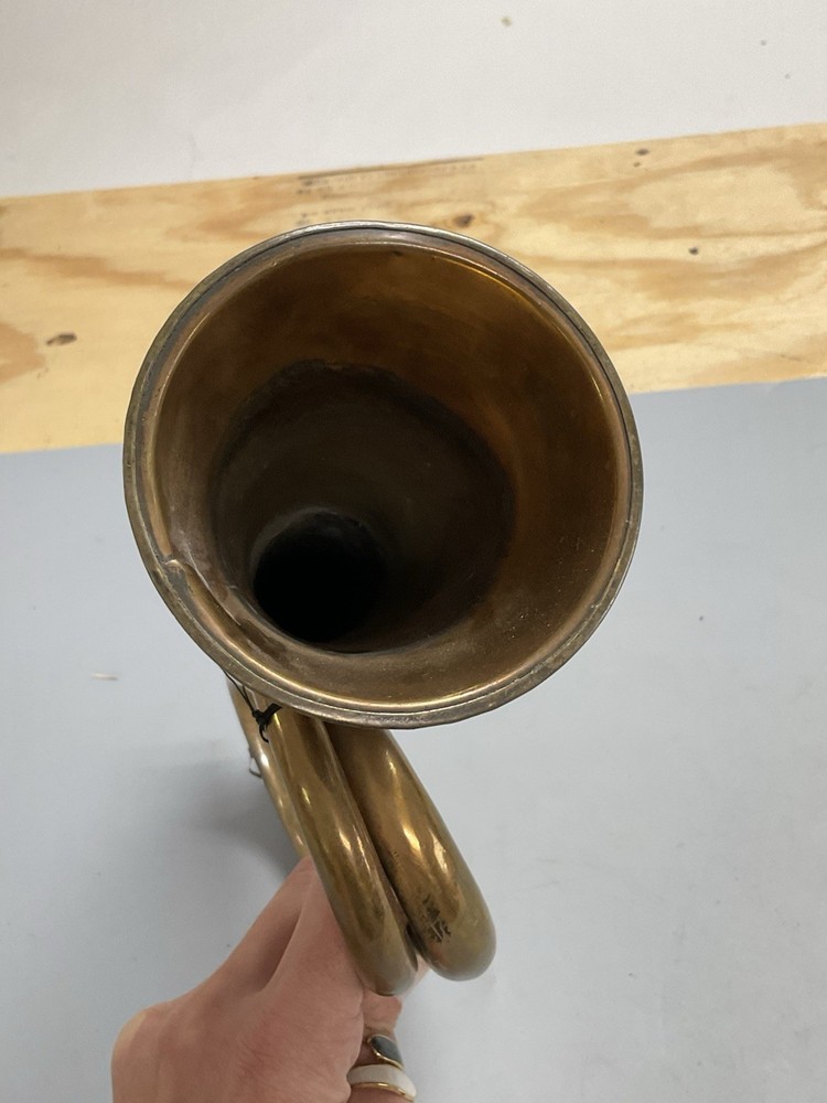 WW2 BRITISH BUGLE- Reproduction- y444
