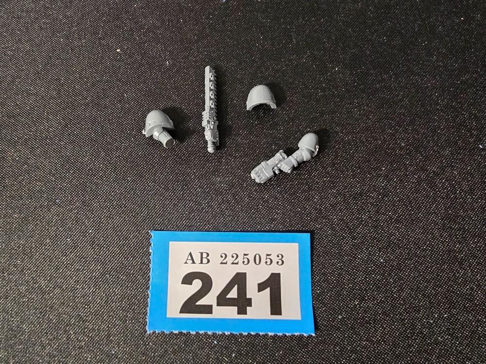 Games Workshop Warhammer 40k Bits Space Marines Sergeant Upgrade Parts