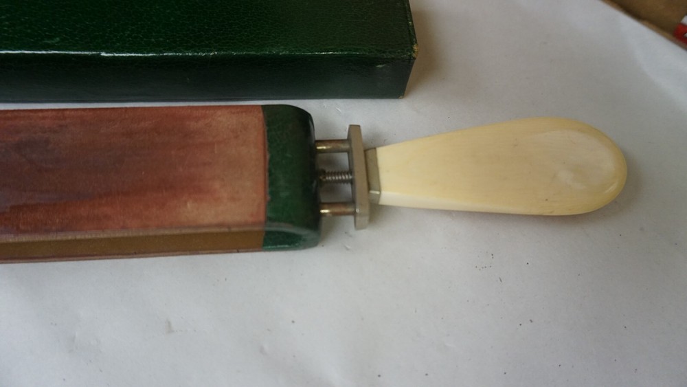Vintage Razor Sharpening Strop