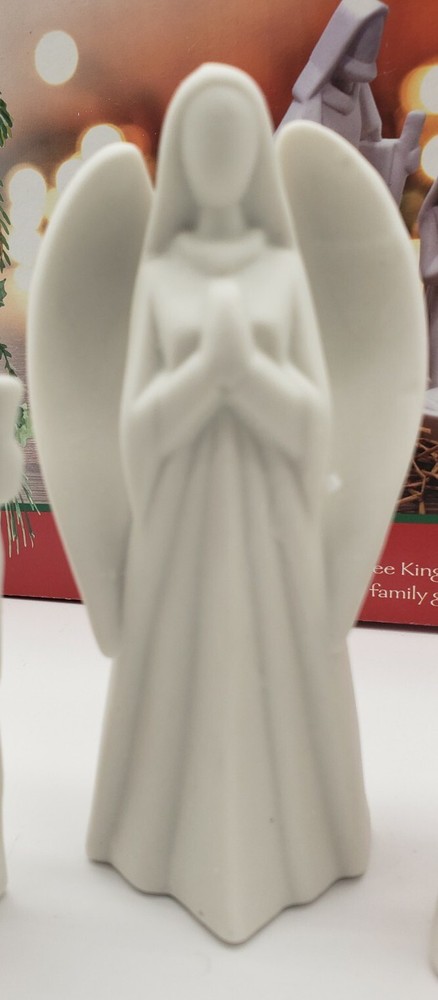Preowned - Mark Feldstein 7 pc Ceramic Porcelain Nativity Set BX15484