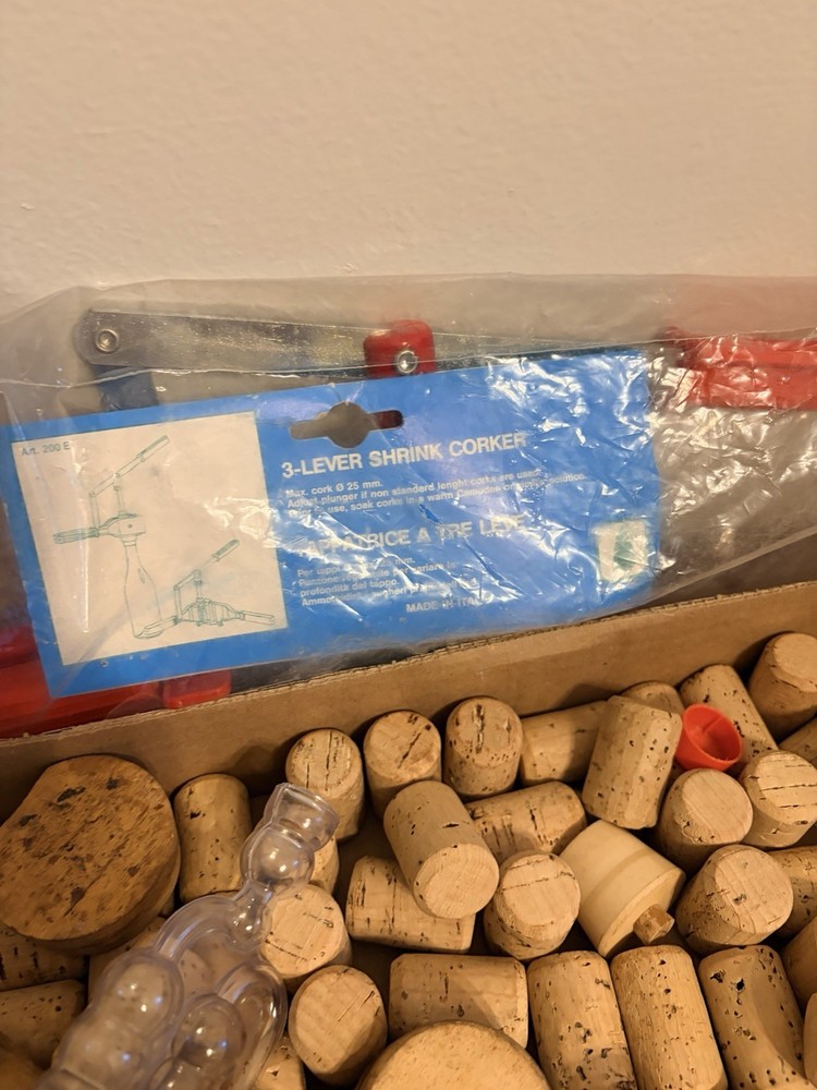 3 level Shrink Corker and Wine Corks for Bottles