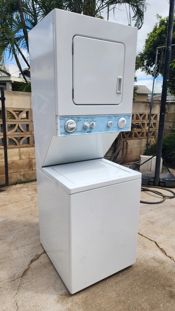 Kenmore 24" Stackable Washer & Dryer (Gas)