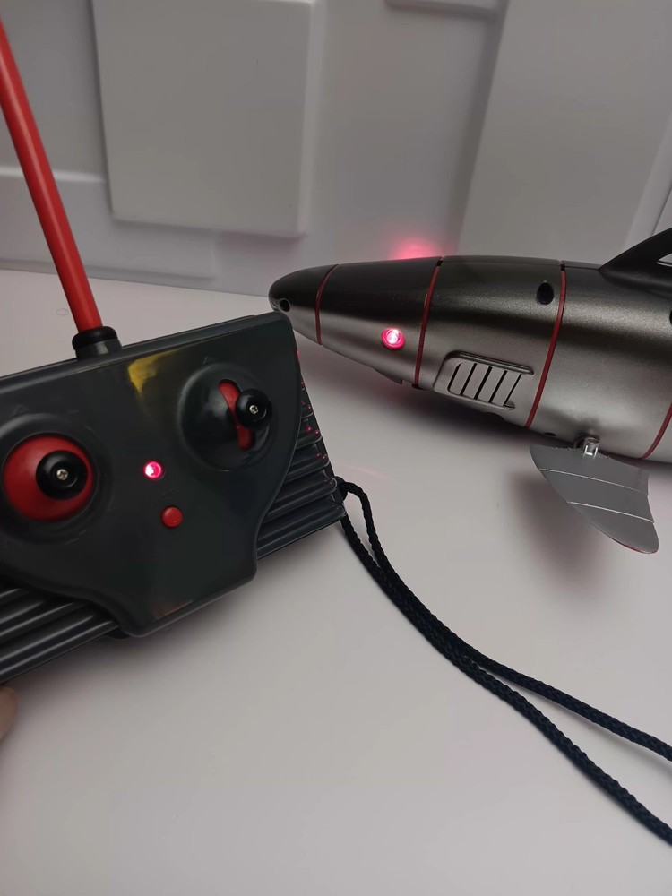 Swimways Cyborg RC Shark With Remote Control 2005 Very HTF (READ DESCRIPTION)