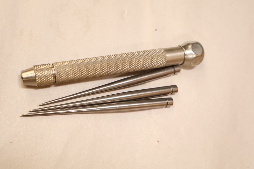 STARRETT 70B SCRIBER 50324 w/ 3 points unused