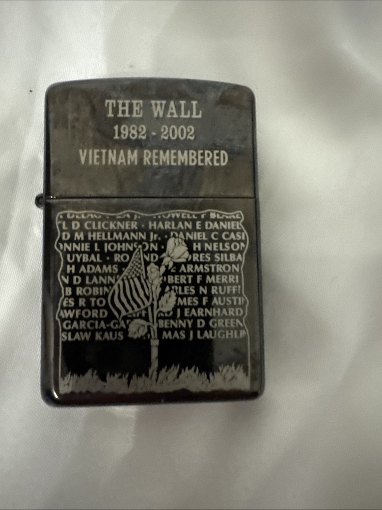 ZIPPO VIETNAM THE WALL 2005 LIGHTER