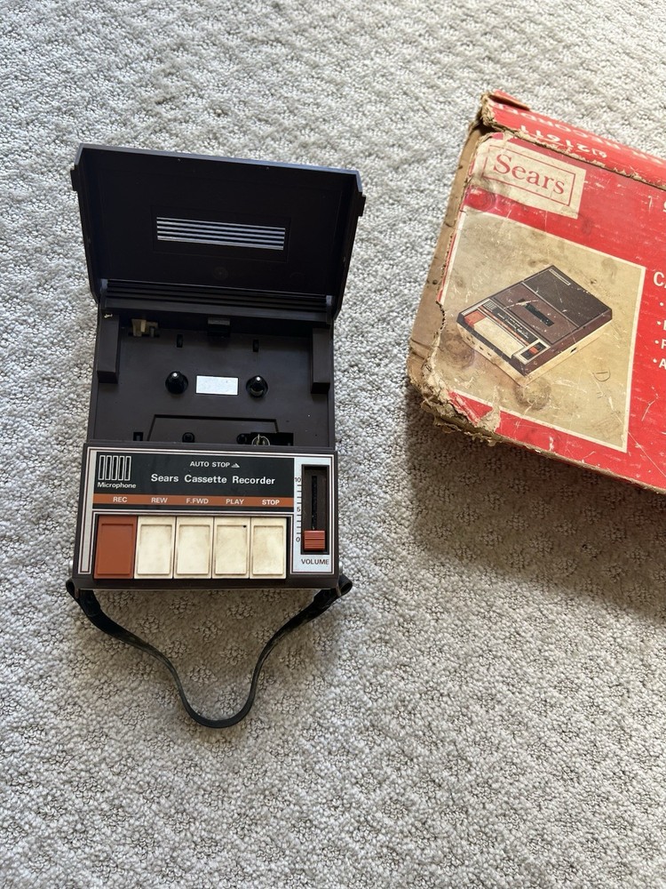 Vintage Sears Cassette Player/Recorder 6121611 *Untested