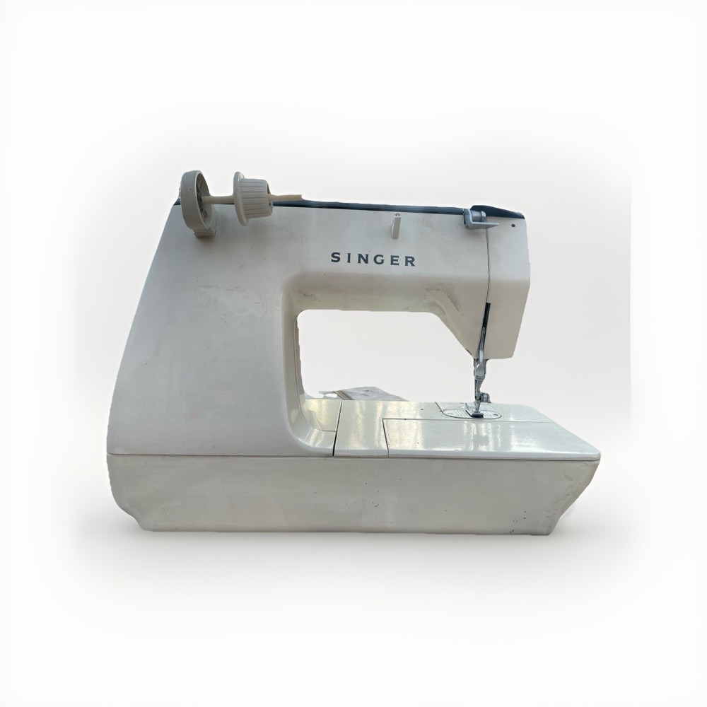 Singer Athena 2000 Sewing Machine Electronic Untested