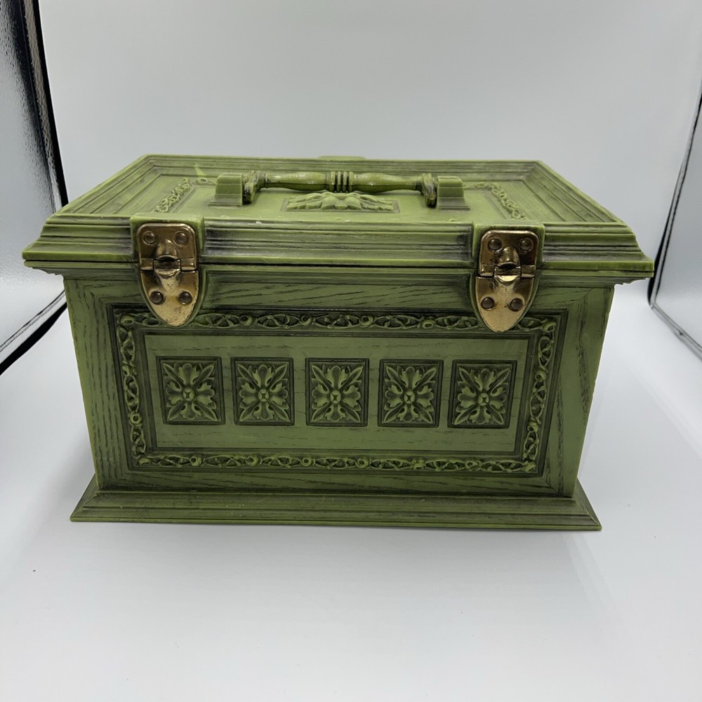 VINTAGE MAX KLEIN GREEN ORNATE PLASTIC SEWING KEEPSAKE BOX