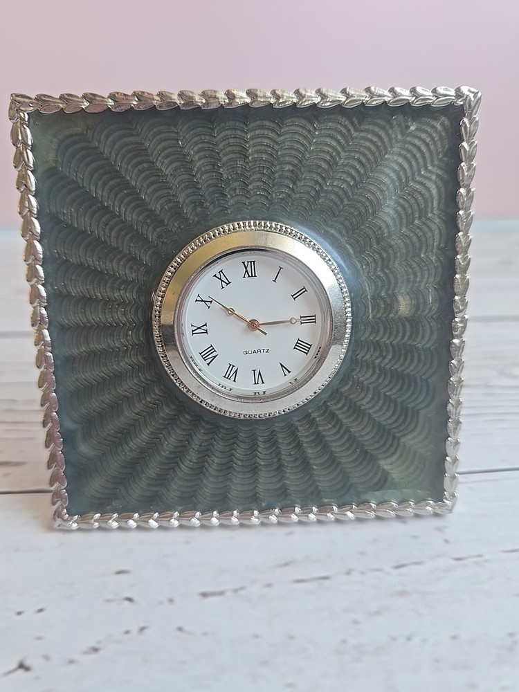 Quartz Table Clock (Miniature)